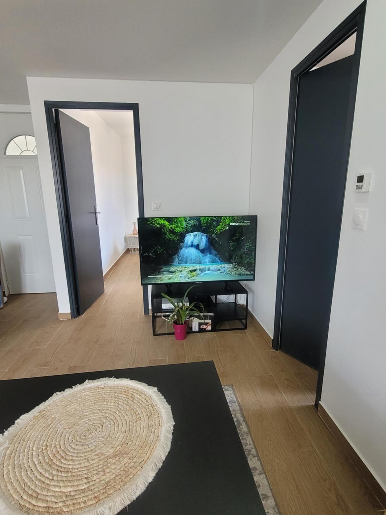 Coquet Appartement A 15Mn De Paris Et 10 Mn De Stade De France, Wifi, Netflix, Groslay Esterno foto