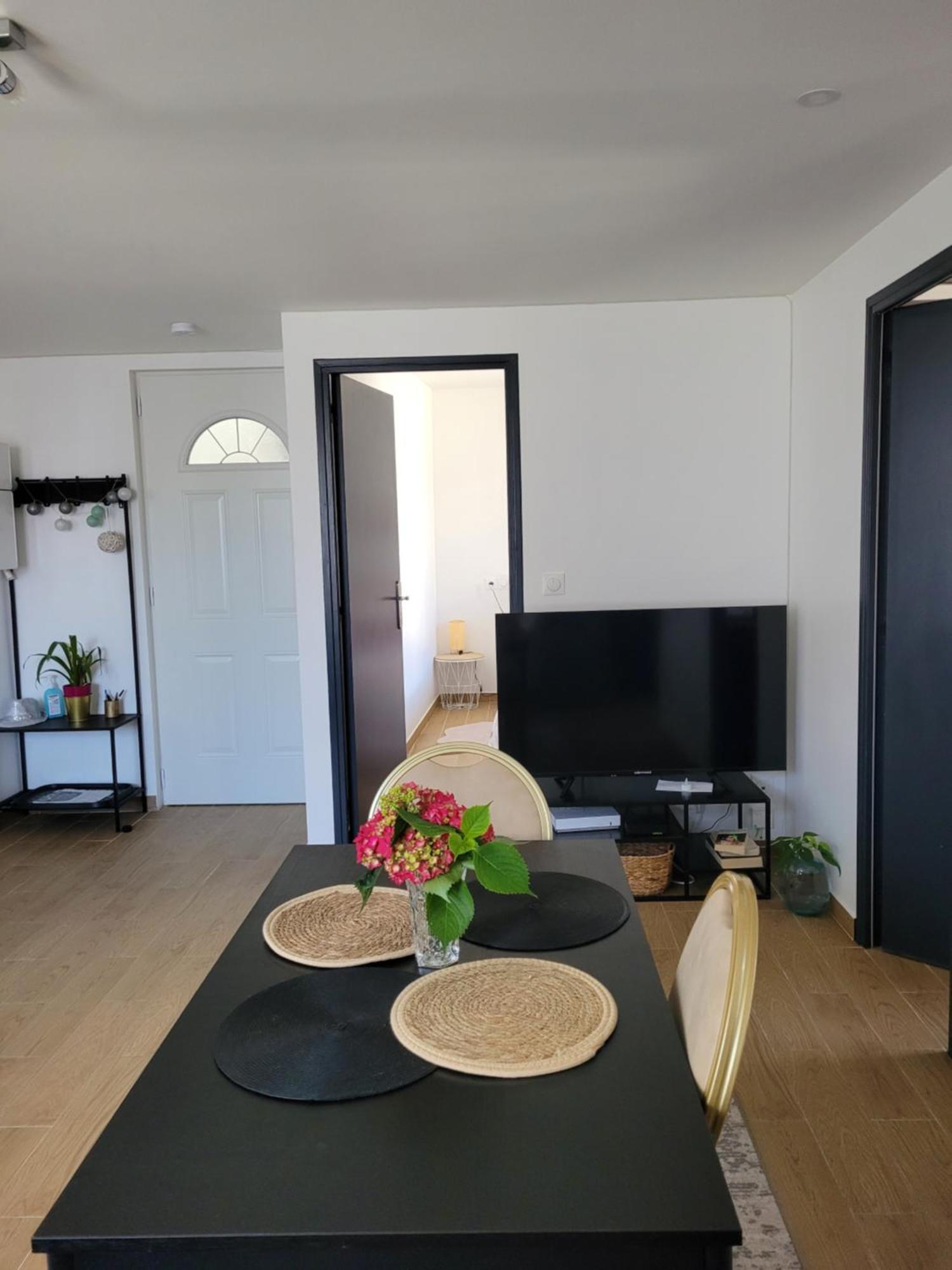Coquet Appartement A 15Mn De Paris Et 10 Mn De Stade De France, Wifi, Netflix, Groslay Esterno foto
